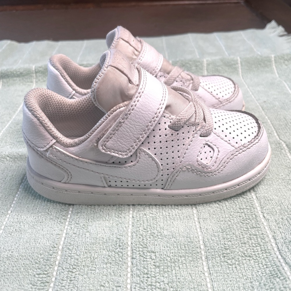 Nike Borough court toddler shoes size 8